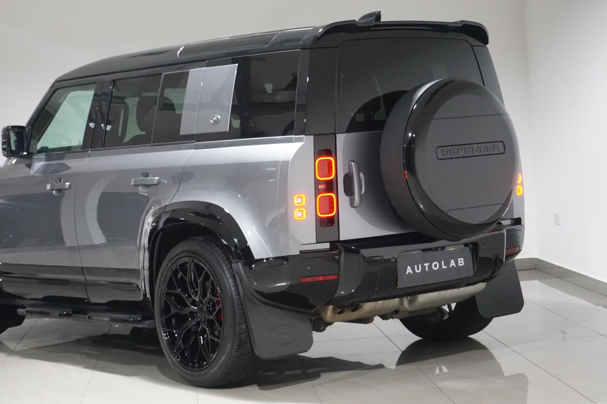 Land Rover Defender 110 3.0 D200 MHEV SE SUV 5dr Diesel Auto 4WD Euro 6 (s/s) (200 ps)